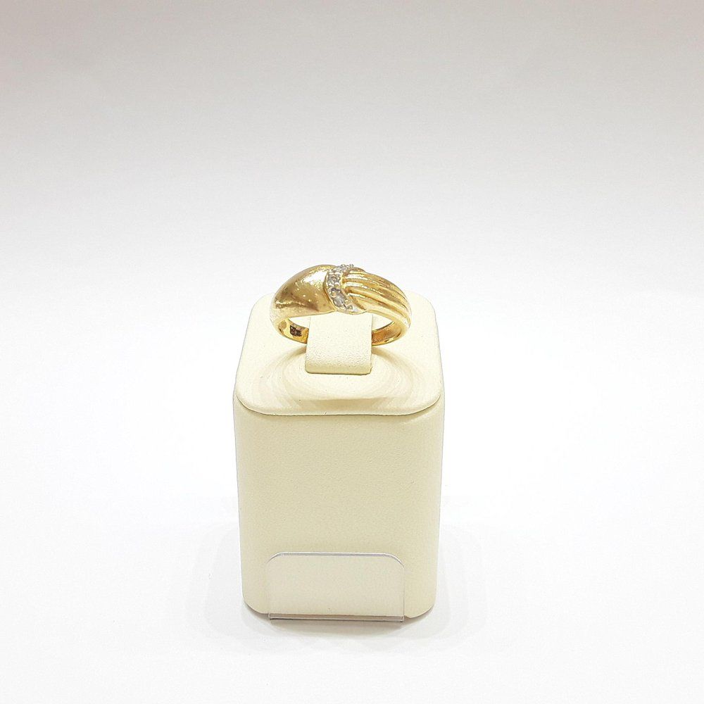 Кольцо обручальное с бриллиантами из желтого золота 585 пробы