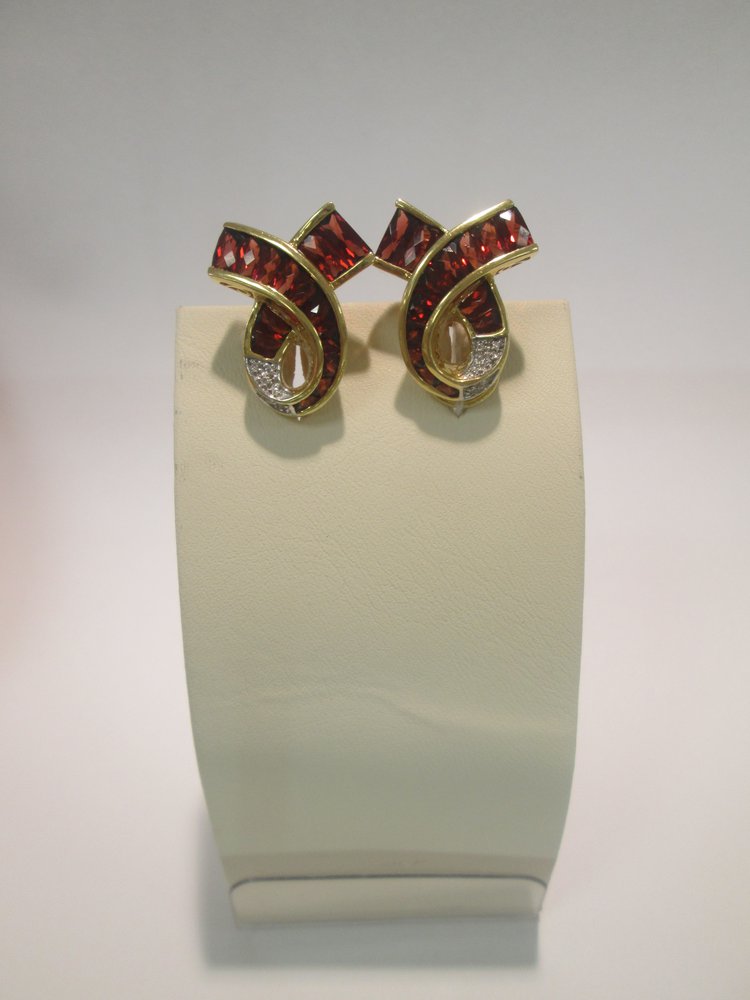 Серьги из красного золота 750 пробы