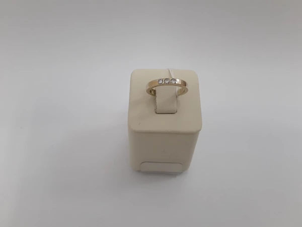 Кольцо с бриллиантом из желтого золота 375 пробы