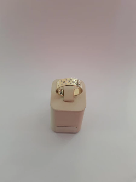 Кольцо обручальное с бриллиантом из желтого золота 500 пробы 1