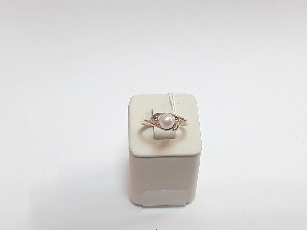 Кольцо с жемчугом и бриллиантом из красного золота 585 пробы