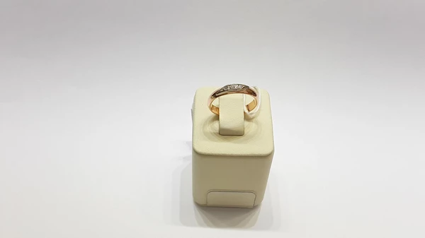 Кольцо обручальное с бриллиантом из красного золота 585 пробы