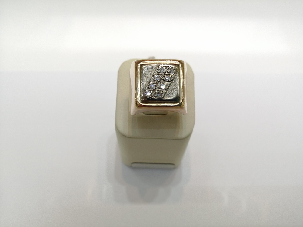 Кольцо с бриллиантами из комбинированного золота 583 пробы