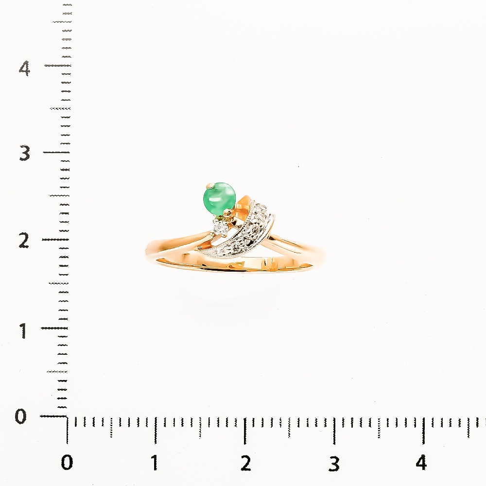 Кольцо с изумрудом и бриллиантами из комбинированного золота 585 пробы
