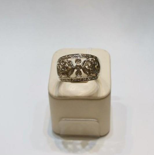 Кольцо с бриллиантом из комбинированного золота 585 пробы