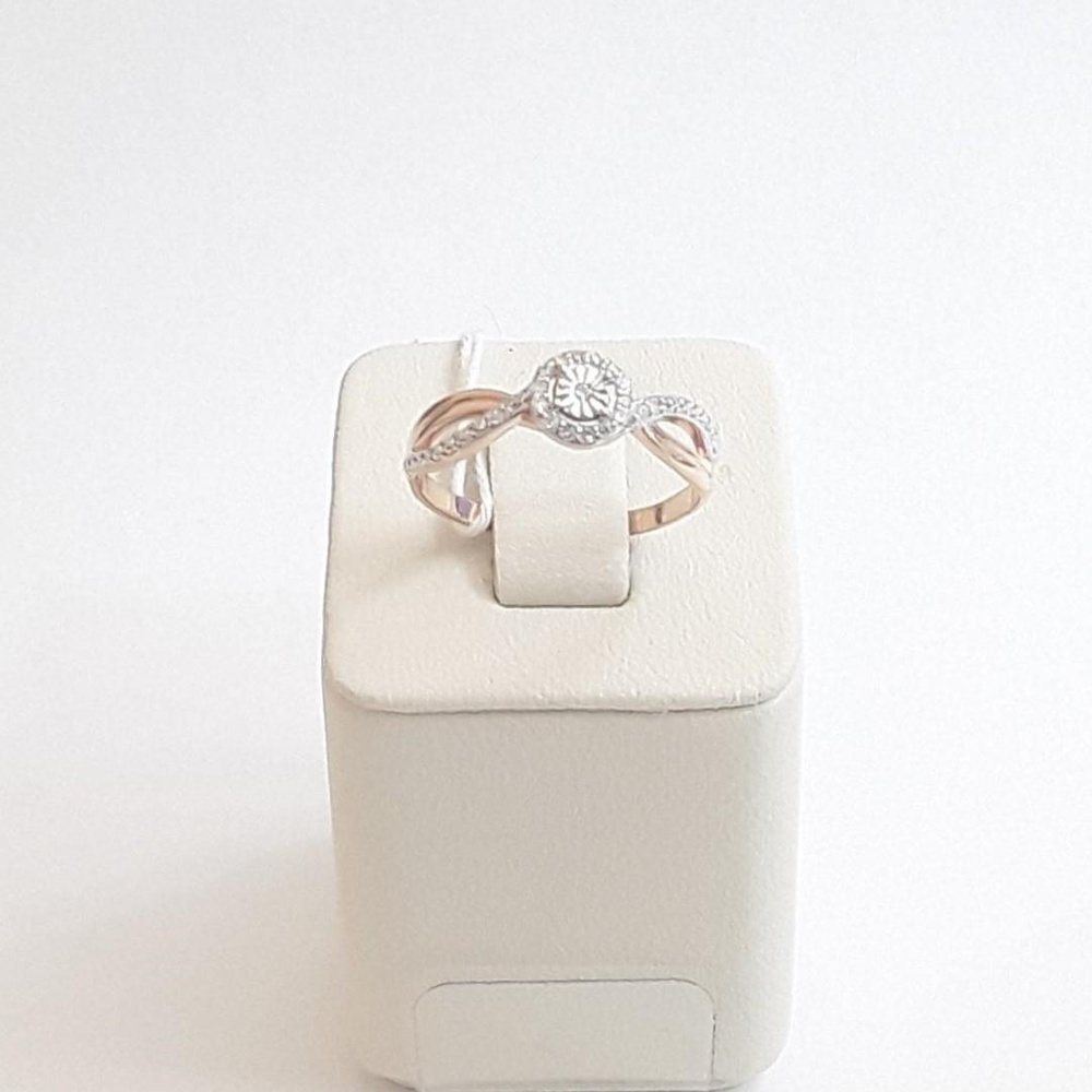Кольцо с бриллиантом из комбинированного золота 375 пробы