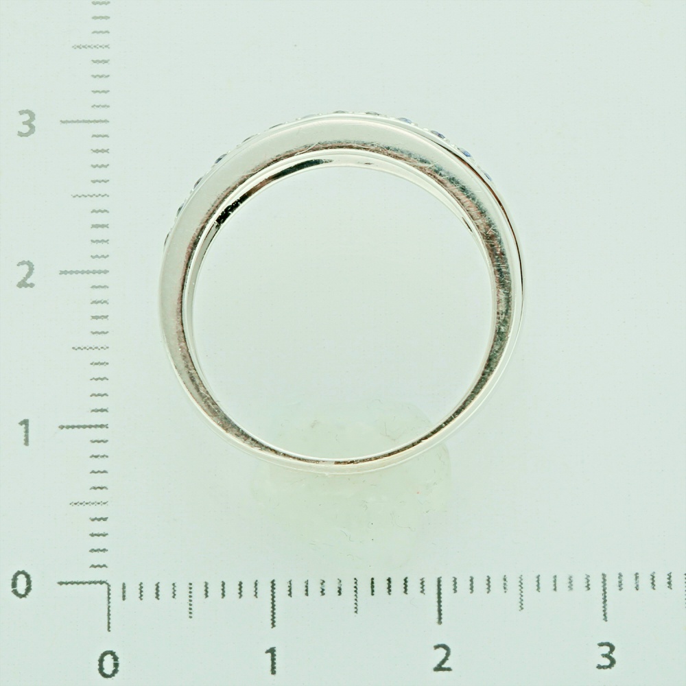 Кольцо с сапфиром из белого золота 585 пробы