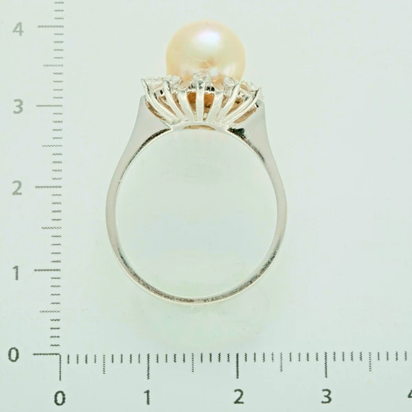 Кольцо с жемчугом из белого золота 750 пробы