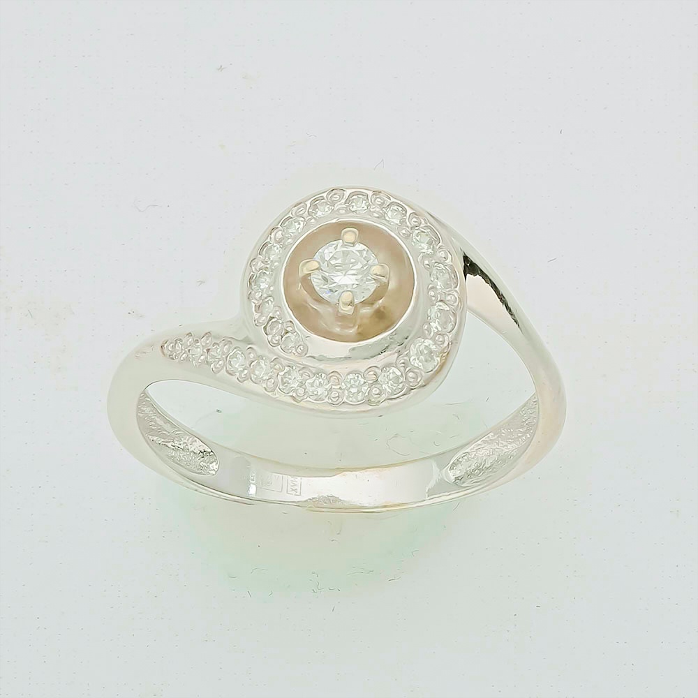 Кольцо с фианитом из белого золота 585 пробы