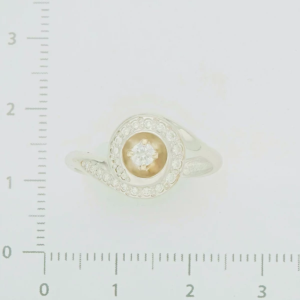 Кольцо с фианитом из белого золота 585 пробы 2