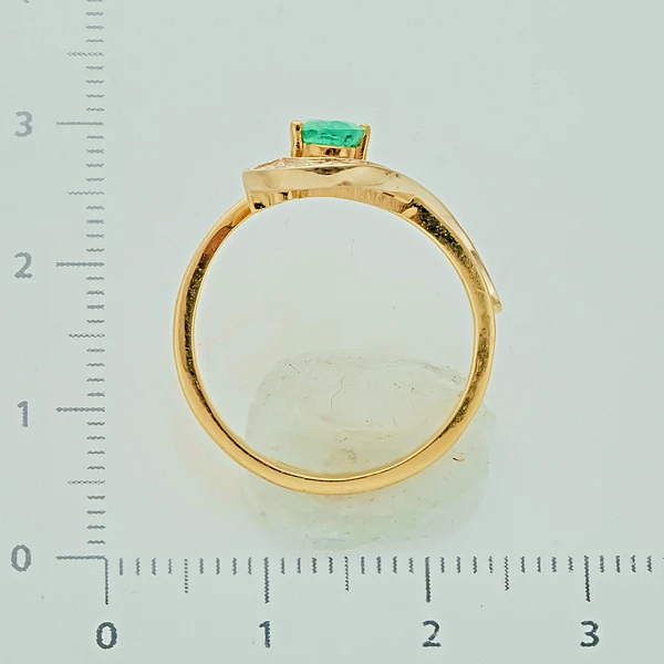 Кольцо с изумрудом из желтого золота 750 пробы 3