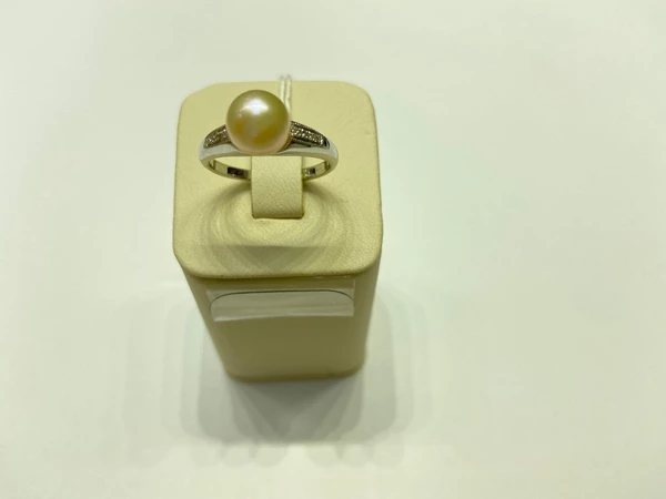 Кольцо с жемчугом из белого золота 585 пробы
