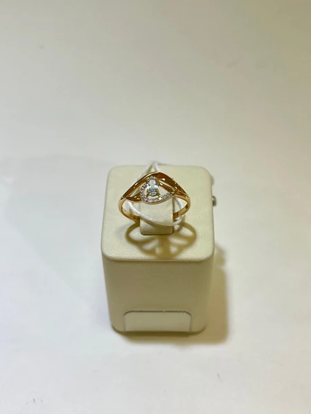 Кольцо с топазом из желтого золота 585 пробы