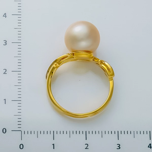 Кольцо с жемчугом из желтого золота 750 пробы