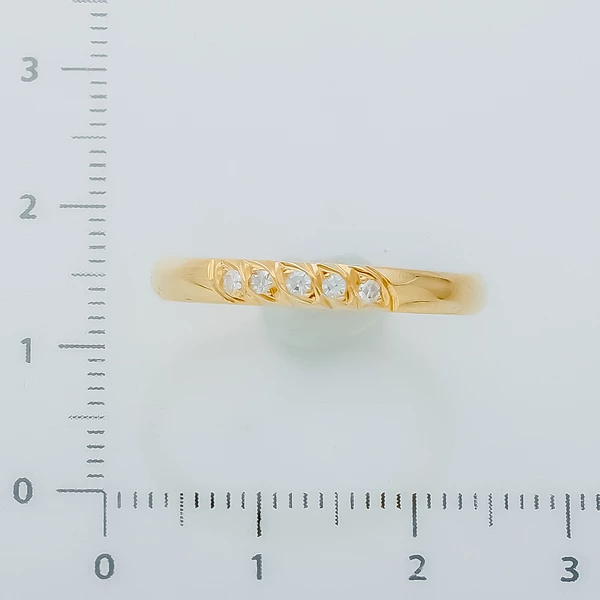 Кольцо обручальное с бриллиантом из желтого золота 750 пробы