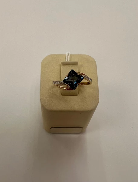 Кольцо с топазом лондон из красного золота 585 пробы