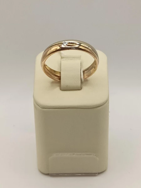 Кольцо обручальное с фианитом из белого золота 585 пробы