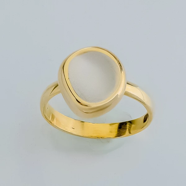 Кольцо с перламутром из белого золота 750 пробы