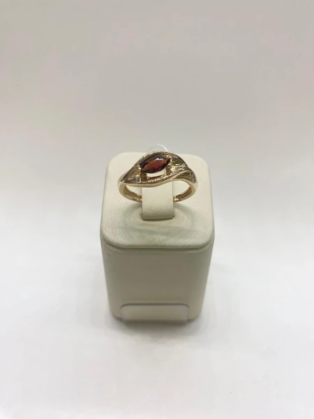 Кольцо с гранатом из красного золота 375 пробы