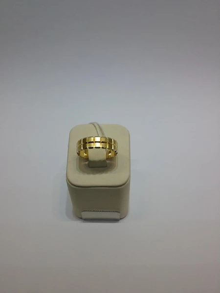 Кольцо обручальное из желтого золота 585 пробы