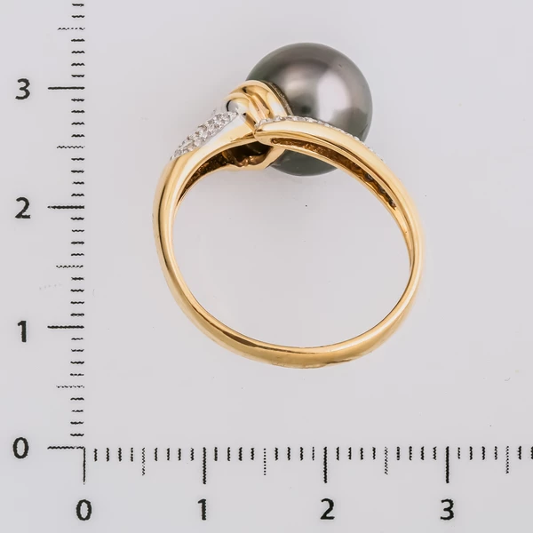 Кольцо с жемчугом из желтого золота 750 пробы