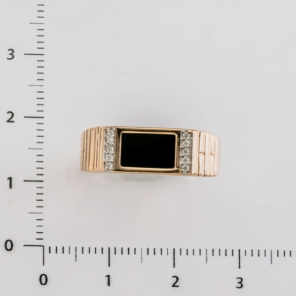 Кольцо с фианитом из красного золота 375 пробы