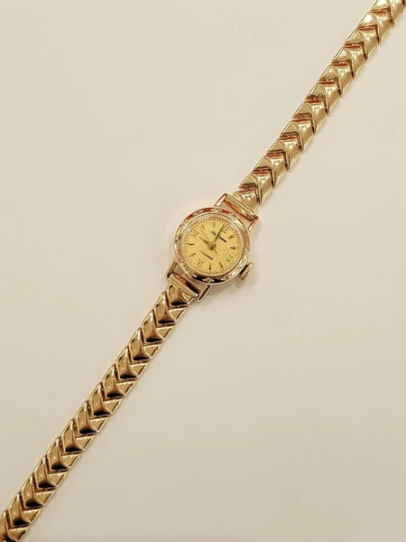 Часы с браслетом из красного золота 585 пробы
