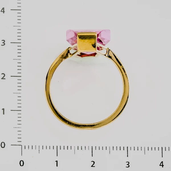 Кольцо с фианитом из желтого золота 750 пробы